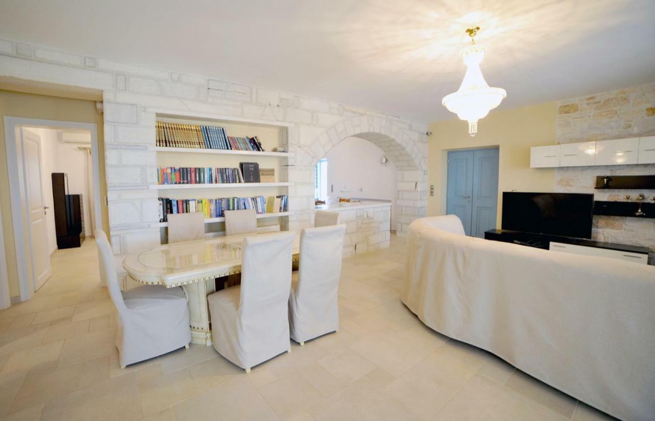 Villa Busho เนาซา ภายนอก รูปภาพ