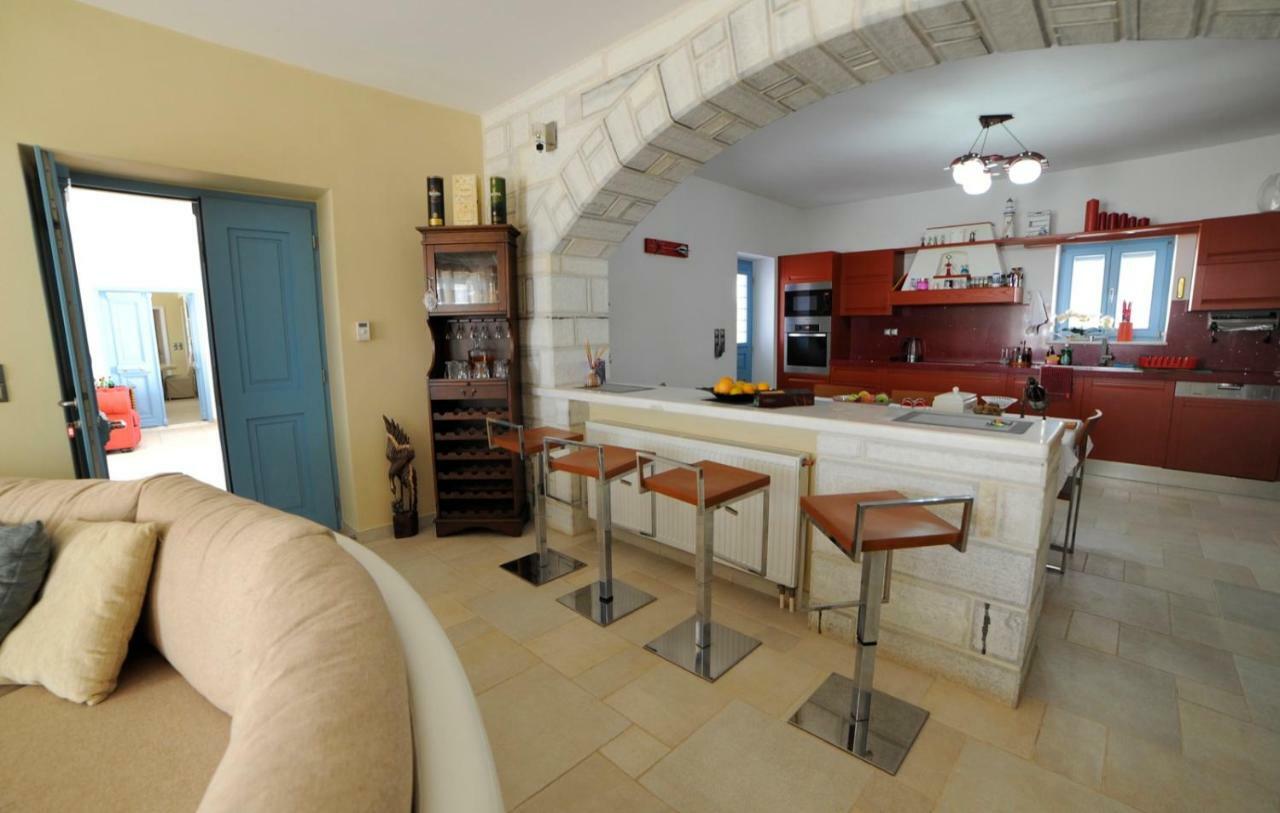 Villa Busho เนาซา ภายนอก รูปภาพ